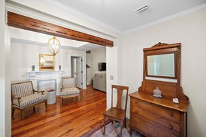 Télévision, cheminée