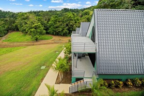 Exterior - Lapa Luxury - Luxe A-Frame with Volcano Views in La Fortuna (La Fortuna)