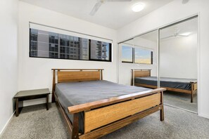 2 bedrooms, iron/ironing board, WiFi, bed sheets