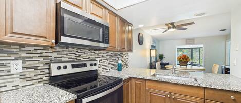 Microondas, horno y parrilla de estufa