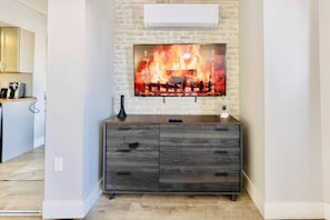 Interior - “Modern Studio Orlando | Full Kitchen, Near Epic & Universal Parks” (Orlando)