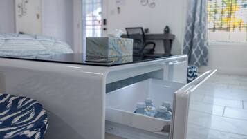 1 bedroom, iron/ironing board, internet, bed sheets