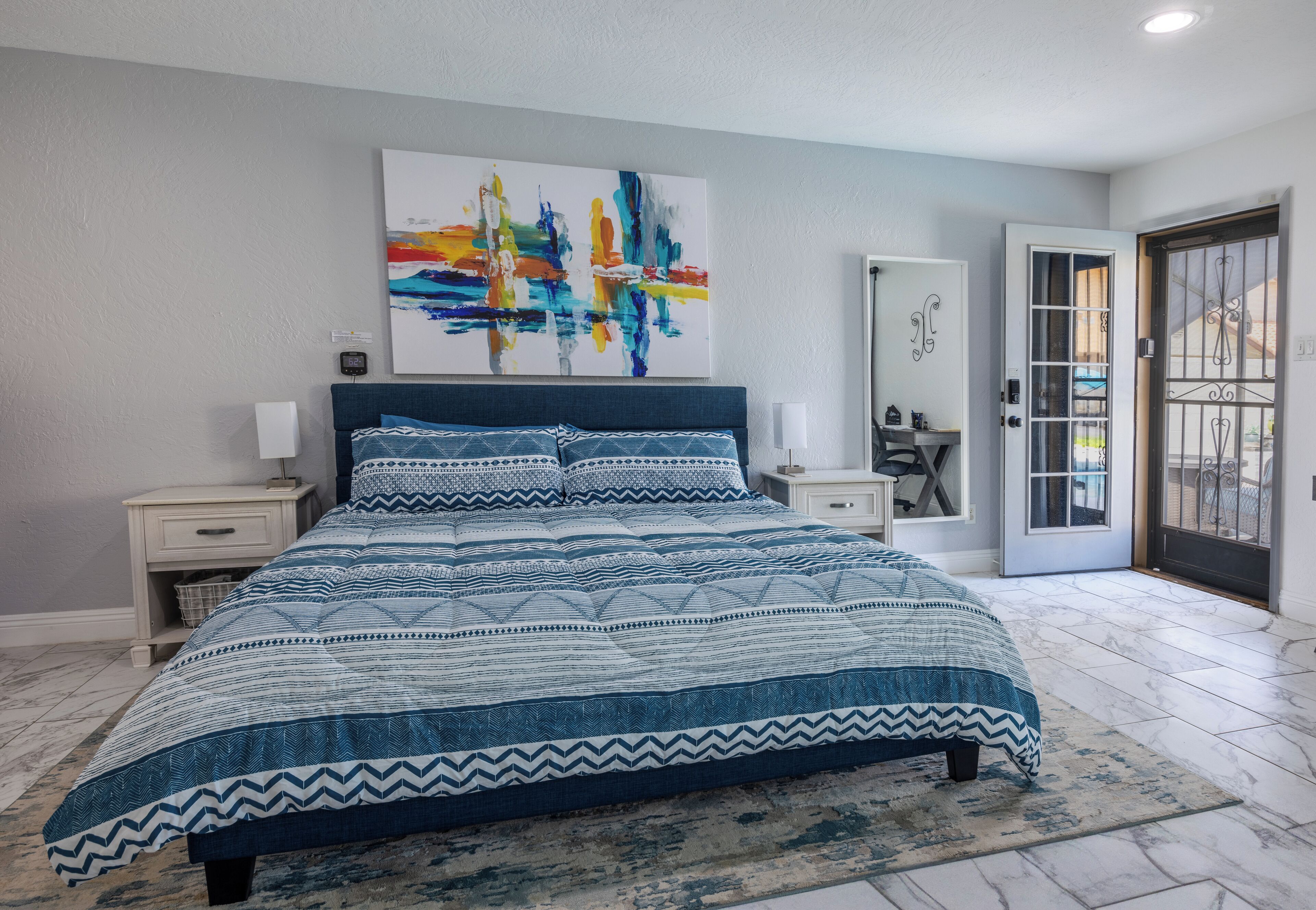 1 slaapkamer, een strijkplank/strijkijzer, internet, beddengoed