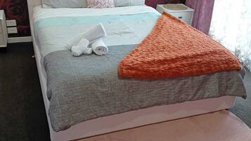 3 bedrooms, iron/ironing board, free WiFi, bed sheets