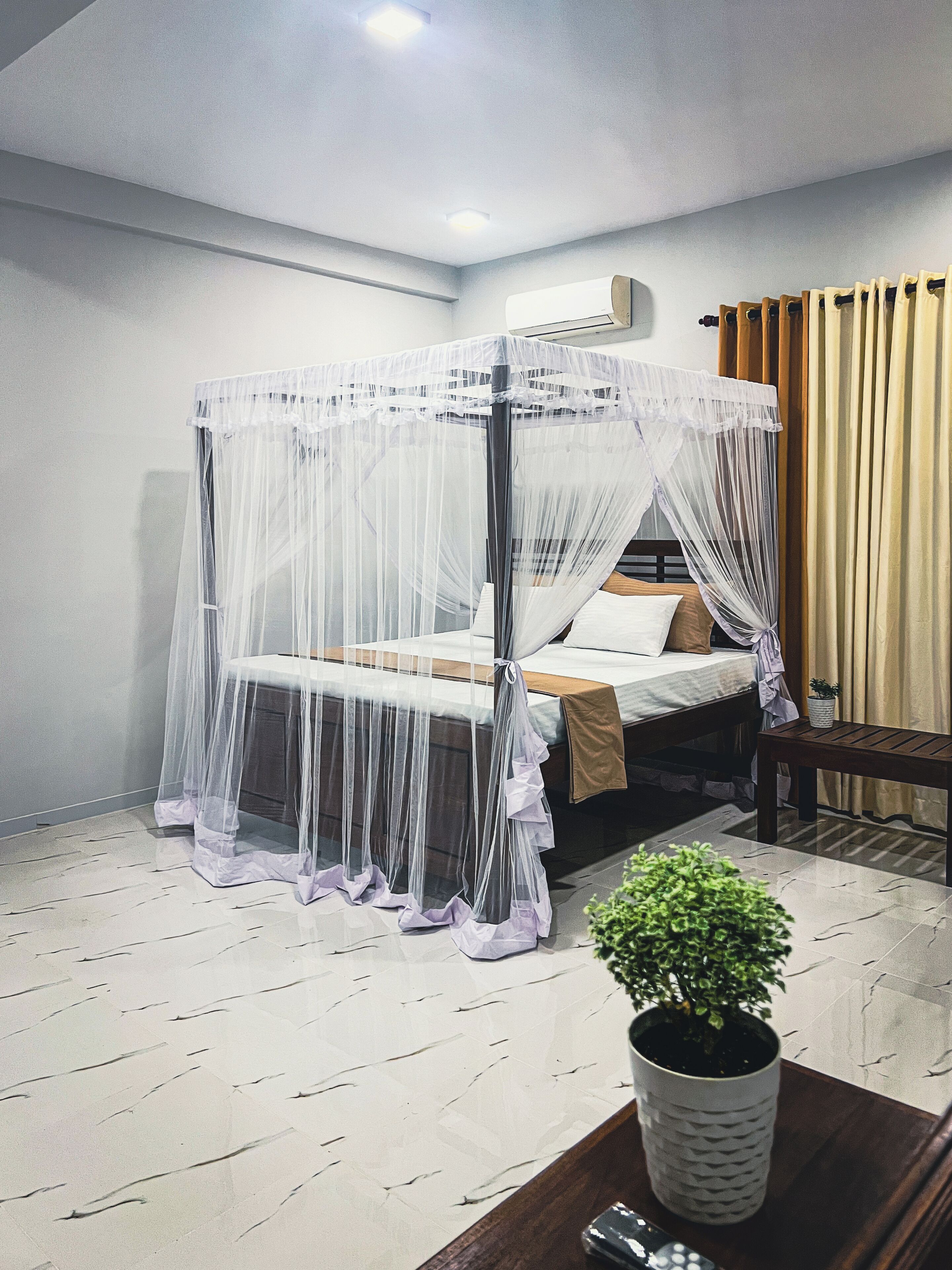 4 makuuhuonetta, silitysrauta/-lauta, Wi-Fi, vuodevaatteet