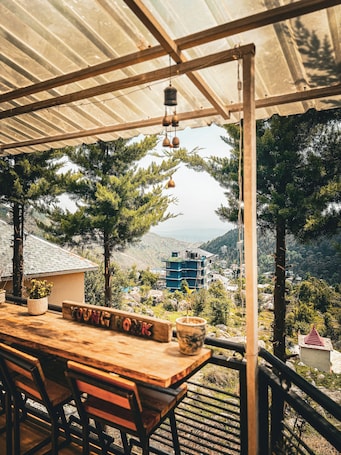 Restaurante. Young Monk Hostel Dharamkot