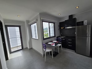 Apartemen, balkon, pemandangan gunung | Pemandangan dari kamar