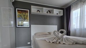 Ảnh chưa phân loại, 3 trong số 16 ảnh, nút