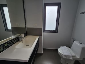 Lejlighed - balkon - bjergudsigt | Badeværelse