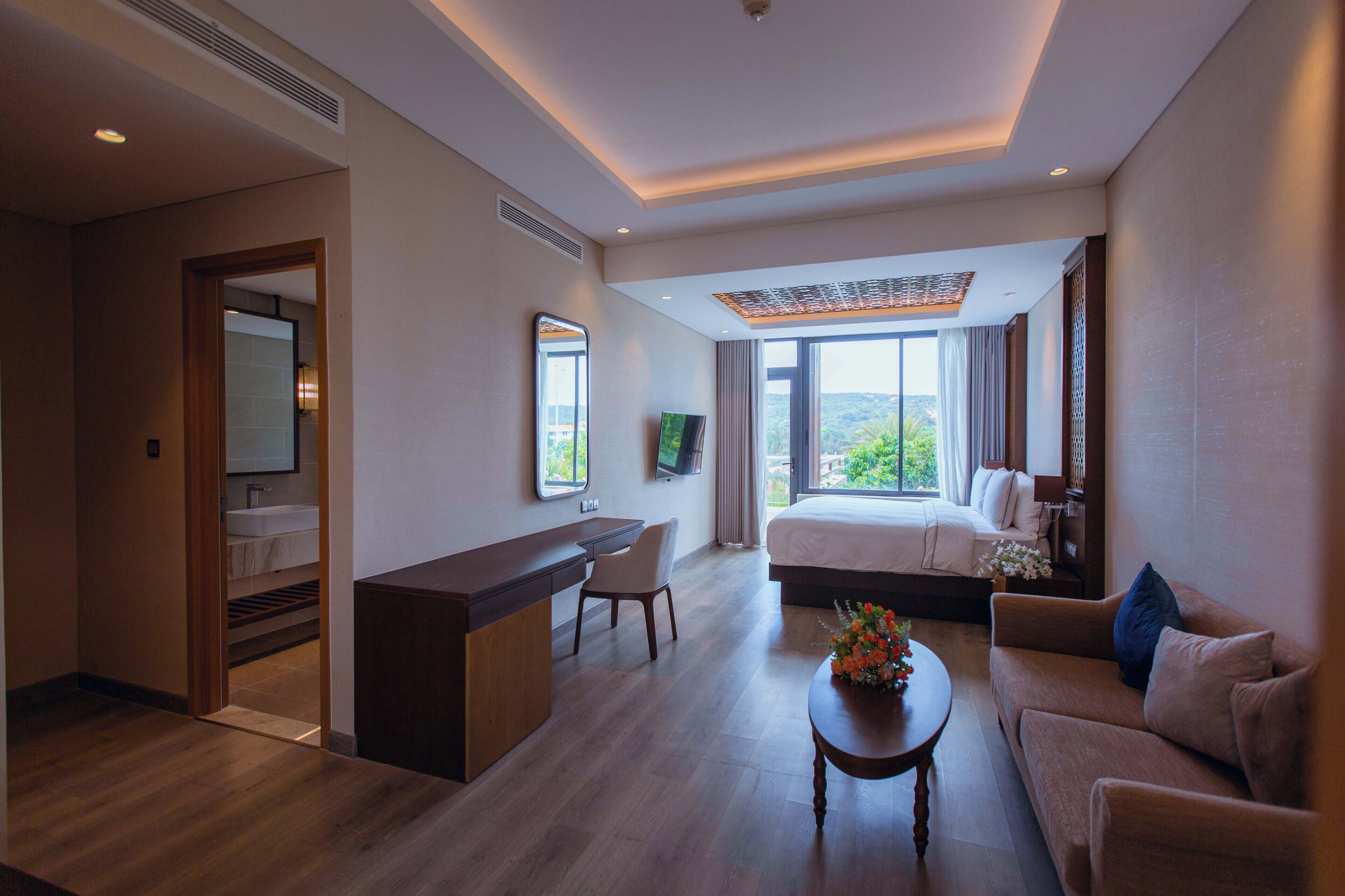 Chambre « Premier », balcon, vue jardin | Coffres-forts dans les chambres, bureau, Wi-Fi gratuit