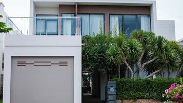 Family Villa, Balcony, Garden View | In-room safe, desk, free WiFi