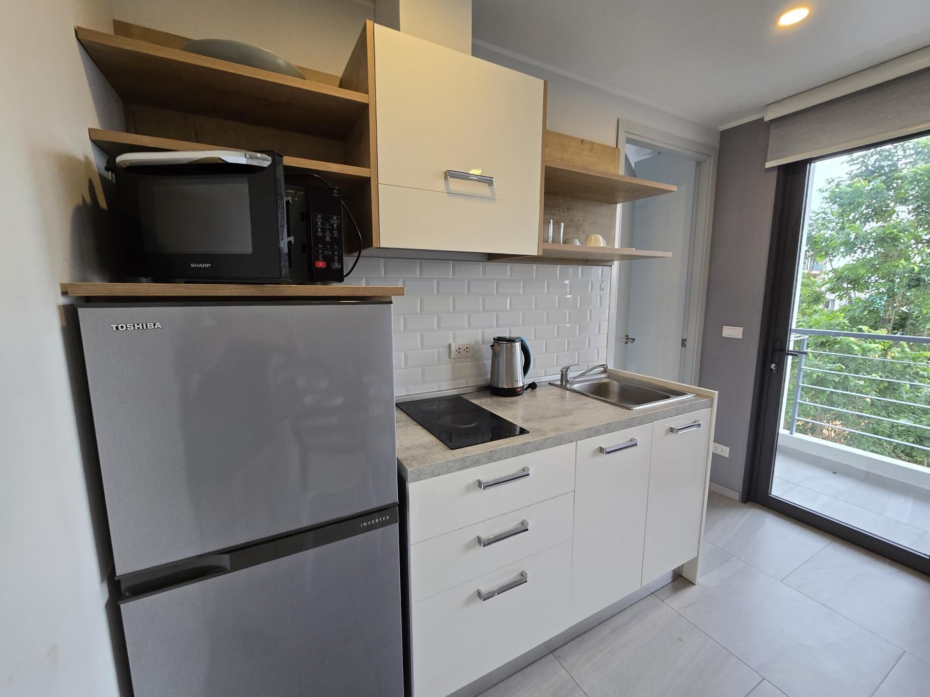 Apartment, Balcony, Mountain View | Private kitchenette