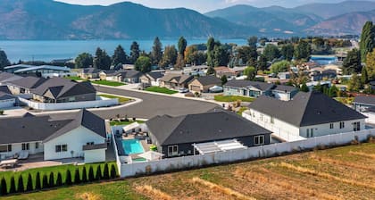 Manzanita Casita w/ private heated pool & hot tub!