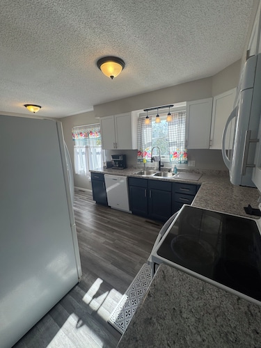 Warm comfy home near ORV & downtown calumet