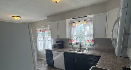 Warm comfy home near ORV & downtown calumet