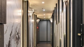 Sınıflandırılmamış resim, 66 üzerinden 2, düğme