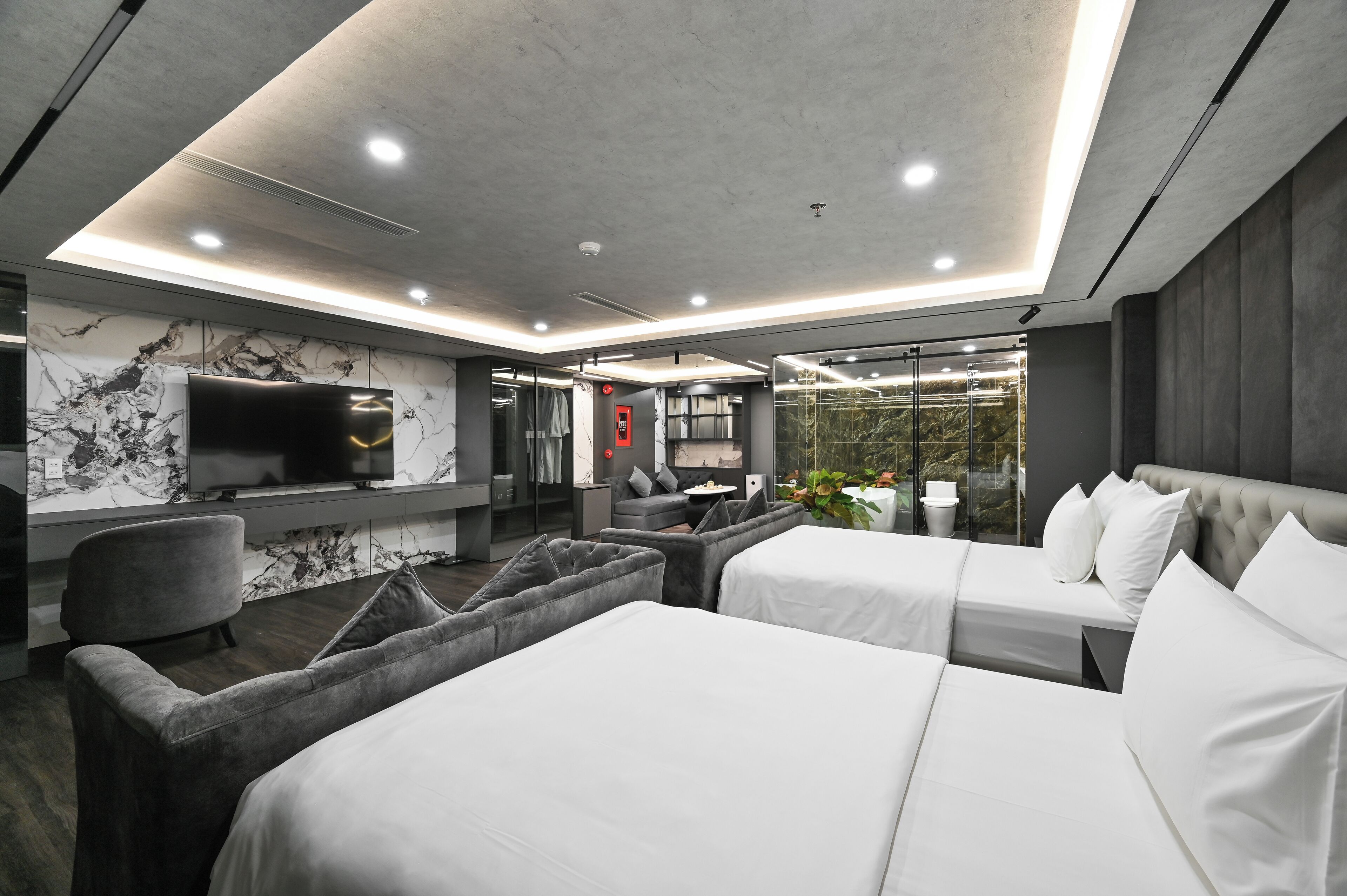 家庭客房, 浴缸 | 免費迷你吧物品、書桌、筆電工作空間、遮光布/窗簾