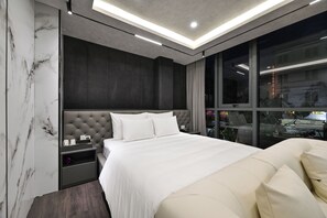Junior Double Room | Free minibar items, desk, laptop workspace, blackout drapes - Accord Hotel Binh Tan (Ho Chi Minh City)