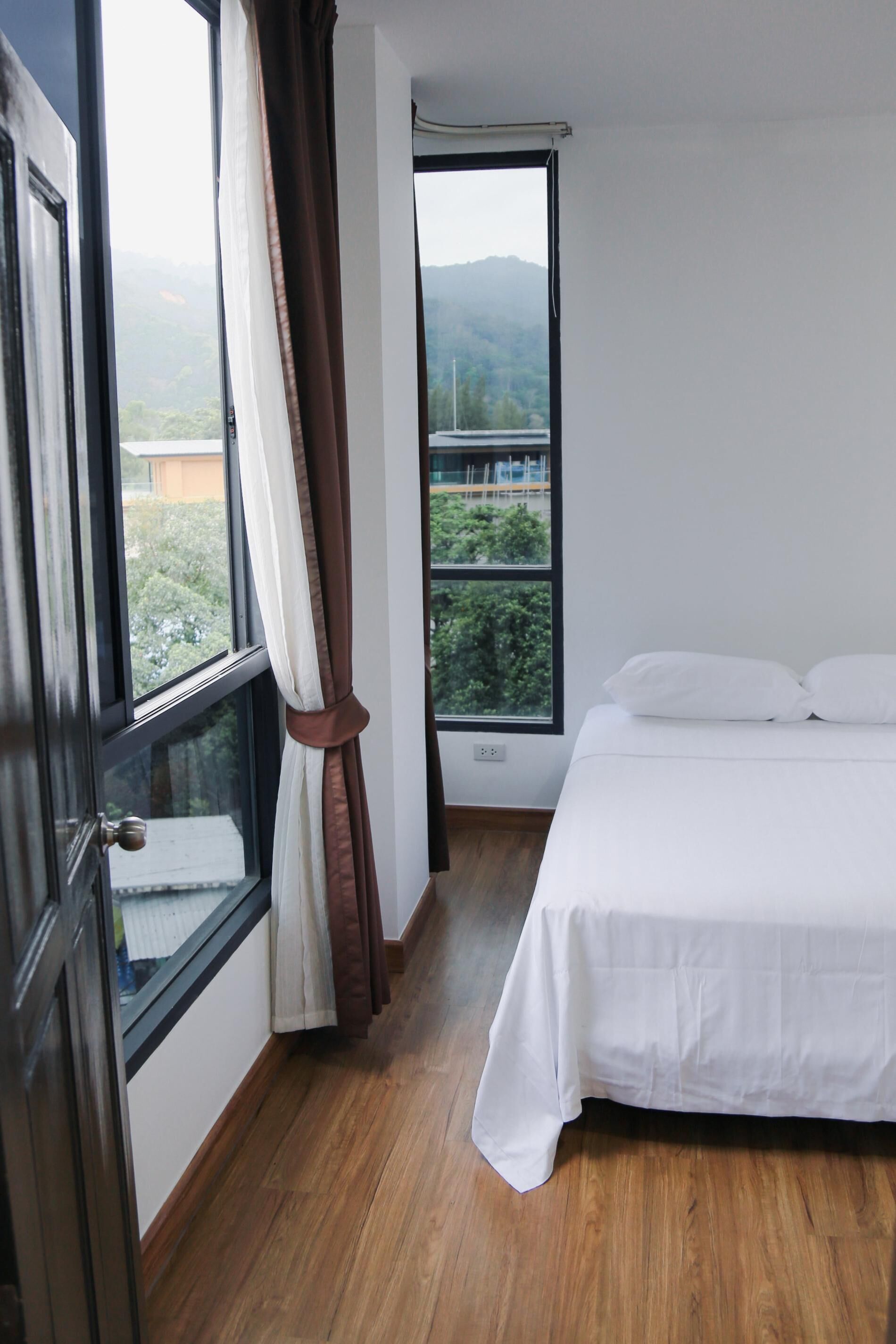 Apartment, Balcony, Mountain View | In-room safe, blackout drapes, iron/ironing board, free WiFi