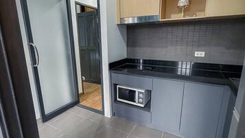 Apartment, Balcony, Mountain View | Private kitchenette