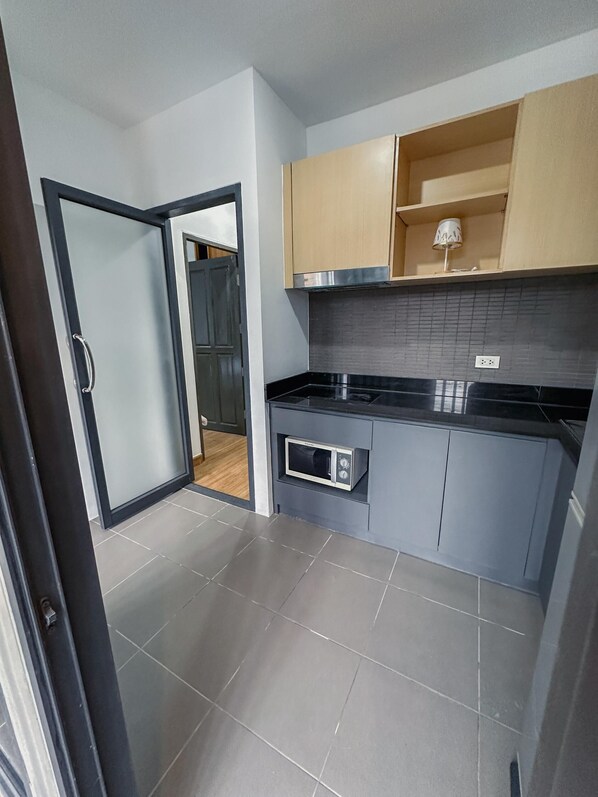 Apartment, Balcony, Mountain View | Private kitchenette