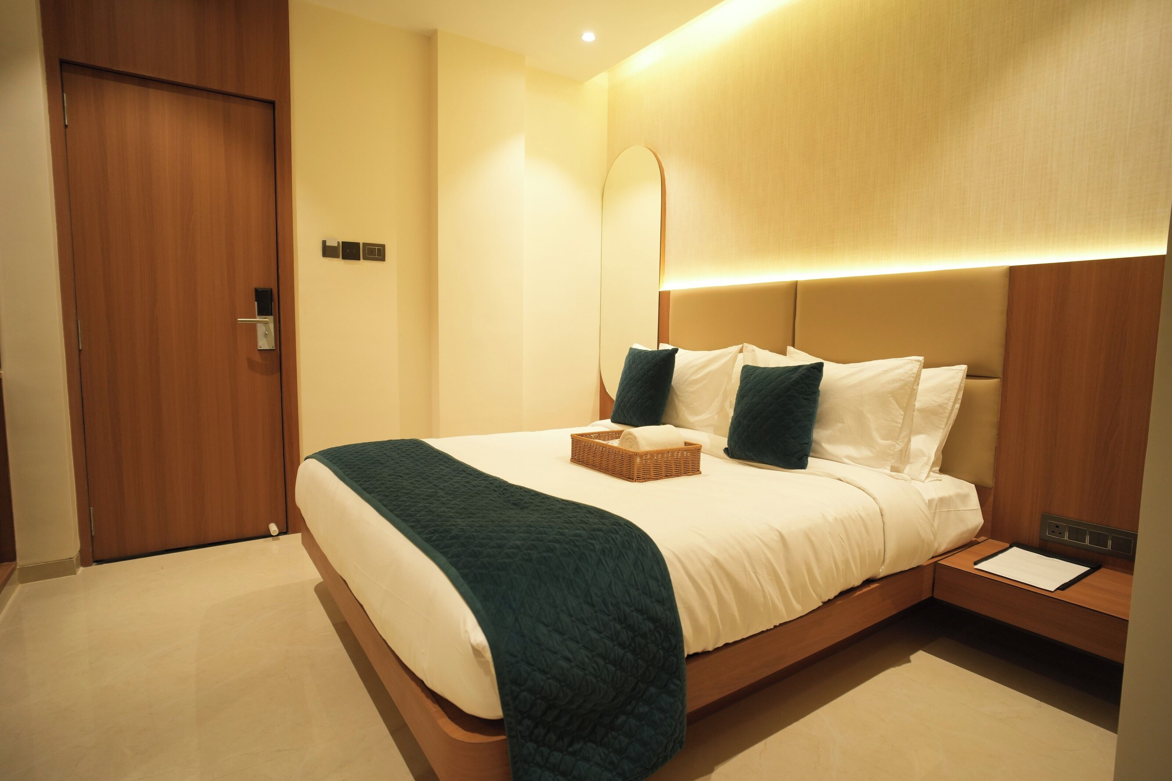 Standard Double Room, City View | Desk, soundproofing, iron/ironing board, free WiFi