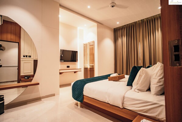 Premium Studio, City View | Desk, soundproofing, iron/ironing board, free WiFi