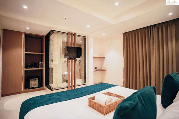 Premium Studio, City View | Desk, soundproofing, iron/ironing board, free WiFi - The Jeevan Inn (Shirdi)