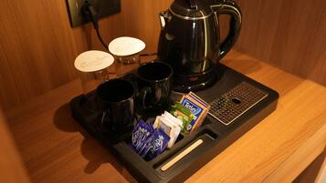 Desk, soundproofing, iron/ironing board, free WiFi