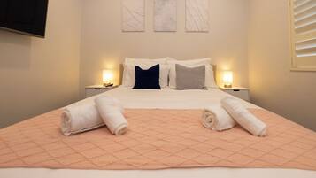 2 slaapkamers, een strijkplank/strijkijzer, wifi, beddengoed