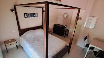 WiFi, bed sheets