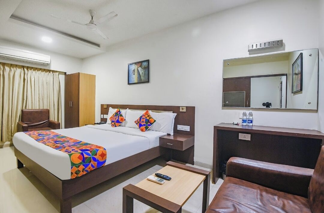 豪華雙人房 | 房內夾萬、免費 Wi-Fi