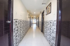 Lobby - HOTEL LEELA GRAND INN (Vijayawada)