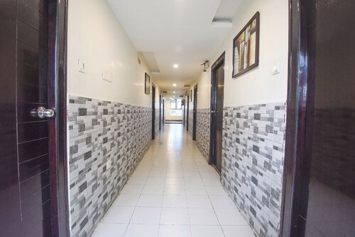 HOTEL LEELA GRAND INN