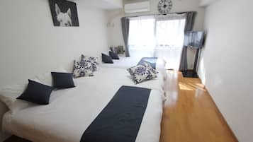 1 bedroom, bed sheets