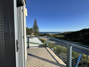 Property grounds - Spectacular beach views, huge house to enjoy with friends and family (Point Lookout)