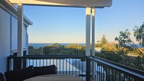 Property grounds - Spectacular beach views, huge house to enjoy with friends and family (Point Lookout)