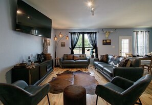 Smart-TV, Kamin, Videospiele