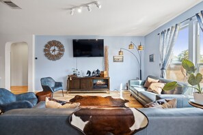 Smart TV, fireplace, video games