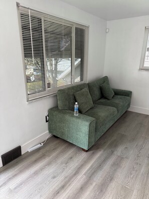 TV - Charming 2-Bedroom Ranch Style Home With Spacious Backyard in  Washington PA (Washington)