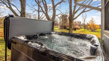 Bain à remous extérieur