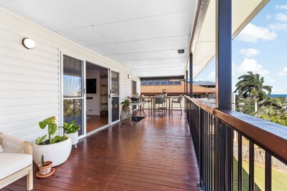 The Coral Hideaway - coastal escape/ocean views