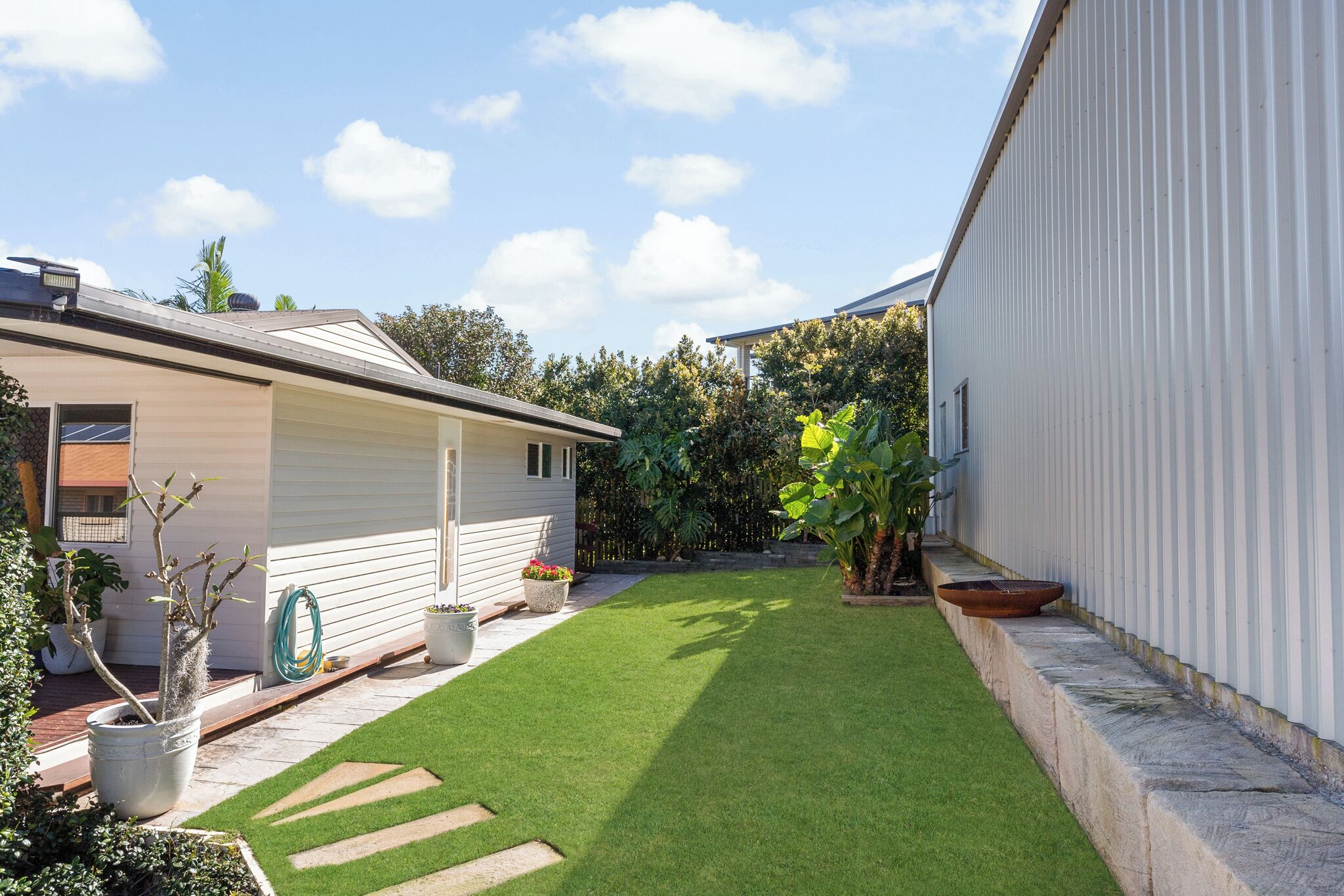 المنشأة من الخارج