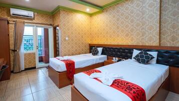 Standard Twin Room | Desk, free WiFi, bed sheets