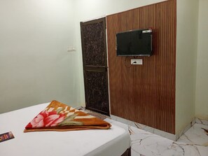 Egyptian cotton sheets, premium bedding, memory foam beds, in-room safe