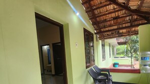 Phòng Deluxe, ban công, quang cảnh thành phố | Truy cập Internet không dây miễn phí, bộ trải giường 