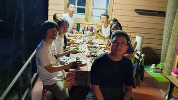 Room, 2 Bedrooms, Garden View | Dining room