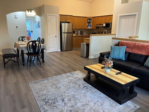 3 adjacent 4-bed Crew Houses by Reza Rentals