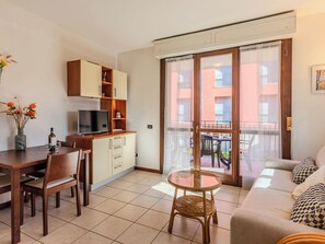 TV - Mimosa 1 by Interhome (San Siro)