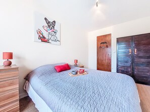 2 bedrooms, Internet